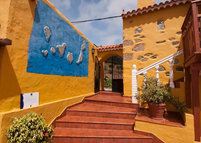 Las Casas de Lola y Rafael Moya 